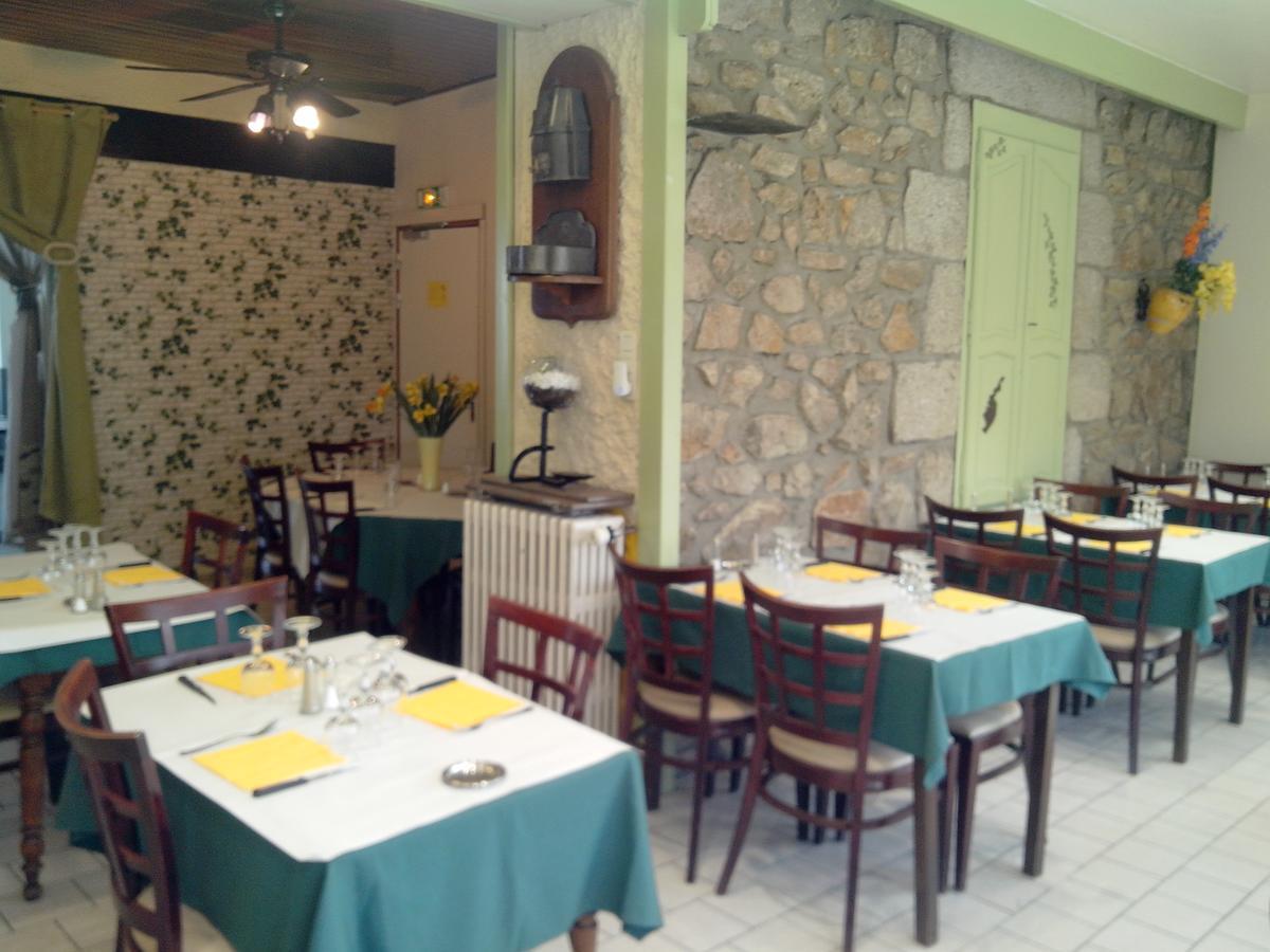 Hotel Restaurant Du Velay Le Chambon-sur-Lignon Eksteriør bilde